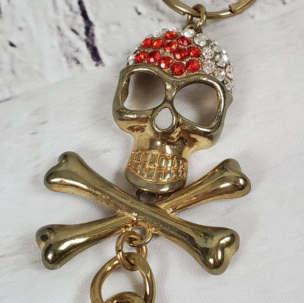Skull & cross bones chain